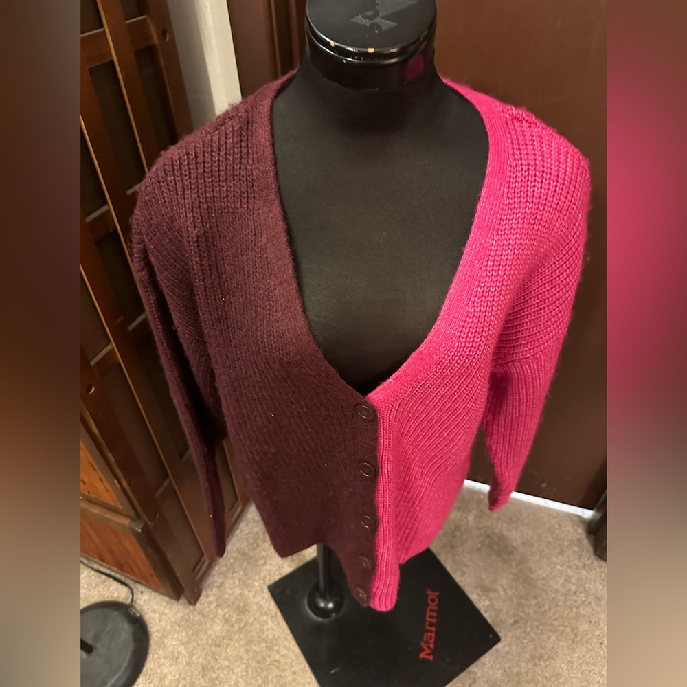 Lane Bryant Women V-Neck Sweater in Pink and Burgundy